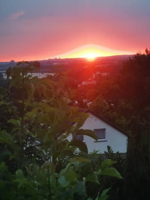 Gruene Wohlfuehloase Mit Einmaliger Aussicht Apartment Koenigswinter Luaran gambar